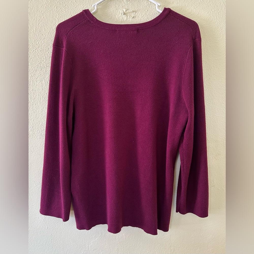 Cable & Gauge wine colored top XL, long sleeves, decorative buttons on the side. - Picture 4 of 4